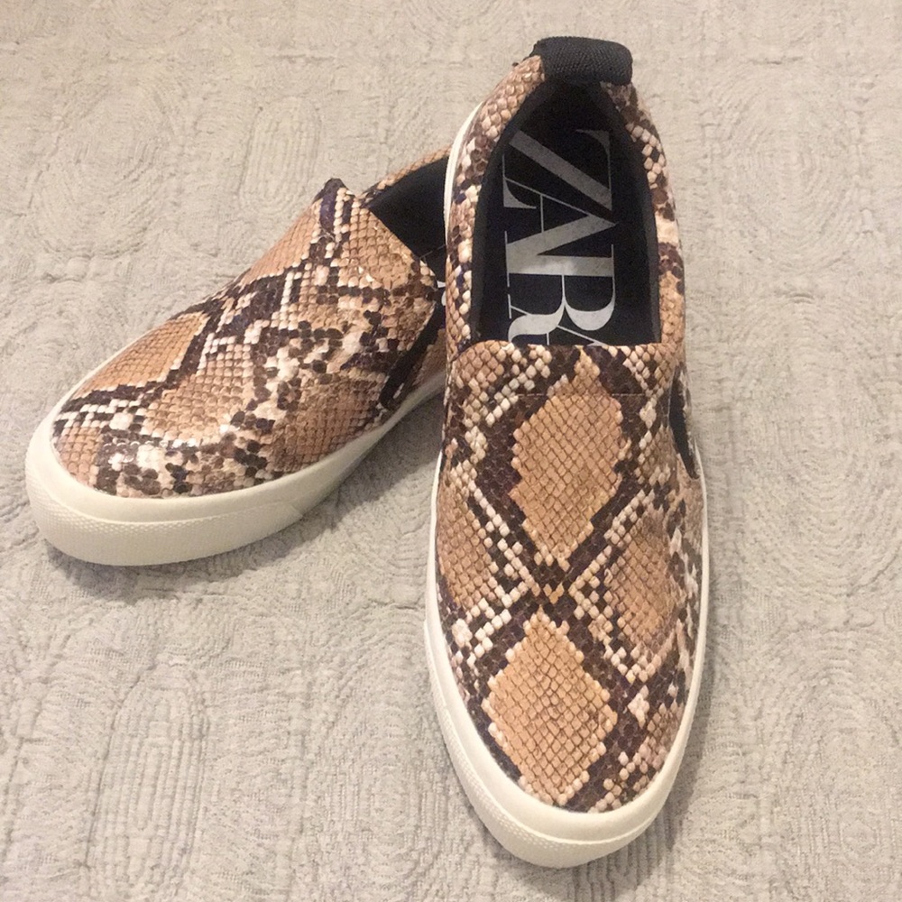 NWOT Zara Faux Snakeskin Slip On Sneakers Sz 8